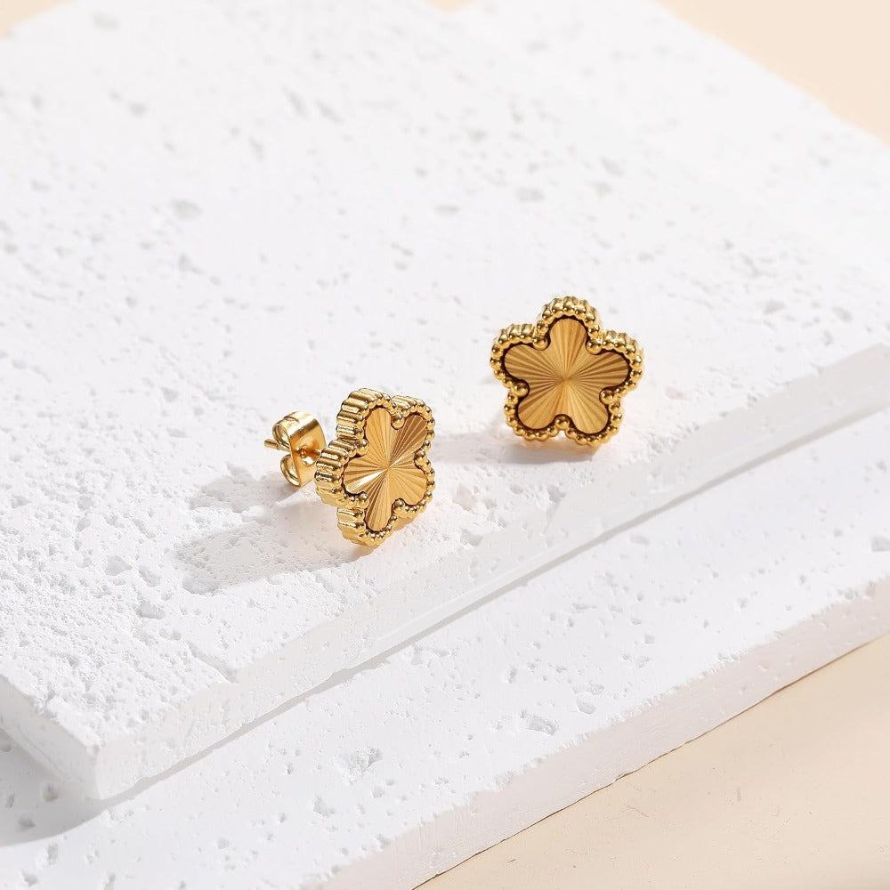 Four Leaf Clover Bracelet Set for Women - 18K Gold Plated Flower Lucky 4 Leaf Necklace Bracelet Earrings Jewelry Sets Gift for Women