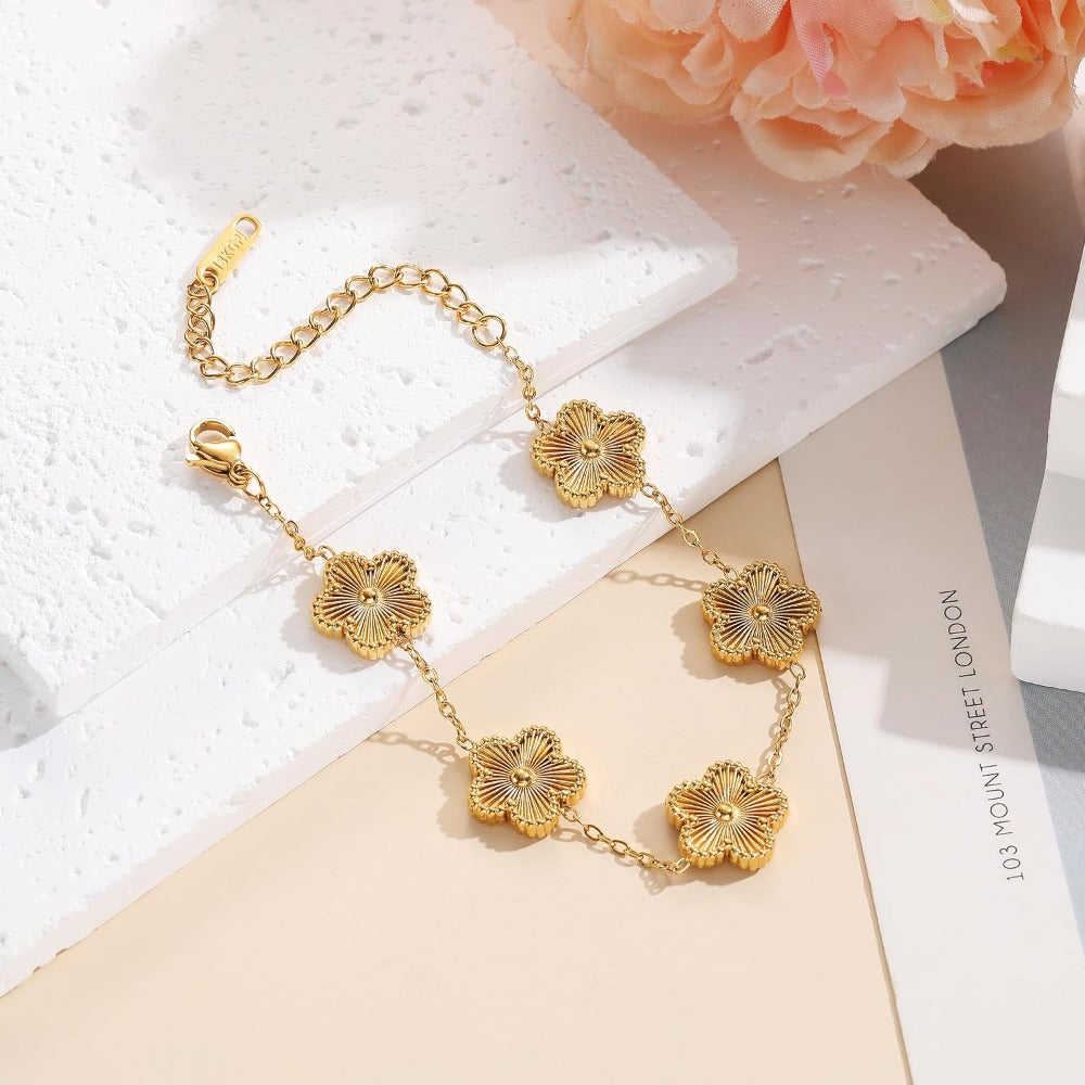 Four Leaf Clover Bracelet Set for Women - 18K Gold Plated Flower Lucky 4 Leaf Necklace Bracelet Earrings Jewelry Sets Gift for Women